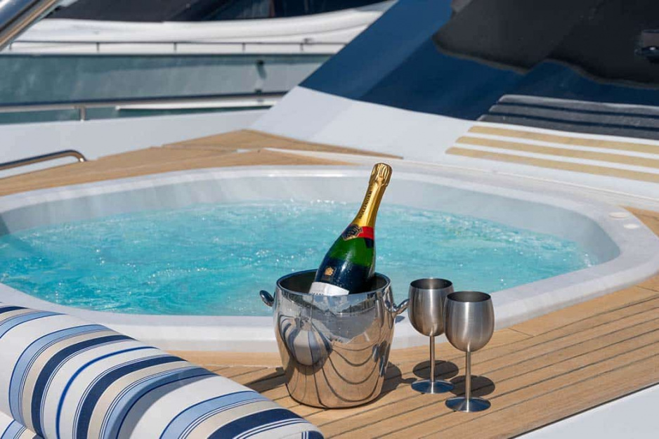 Charter Dreamtime (13)